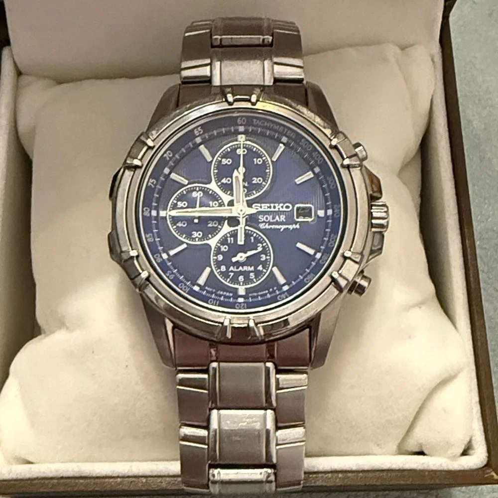 Seiko Solar Chronograph Men's Watch- stainless steel V172-OAJO